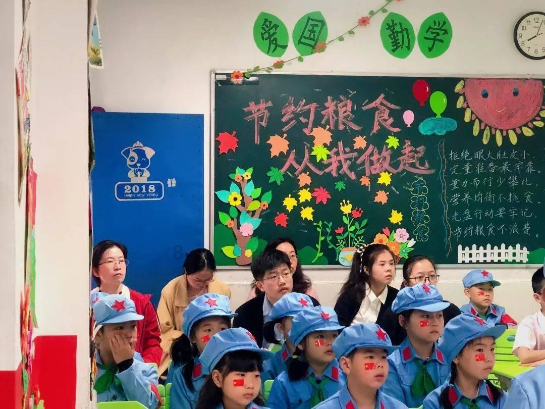 小艾比摄影家